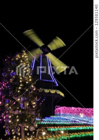 冬夜霞浦公園的五彩燈光 129381140