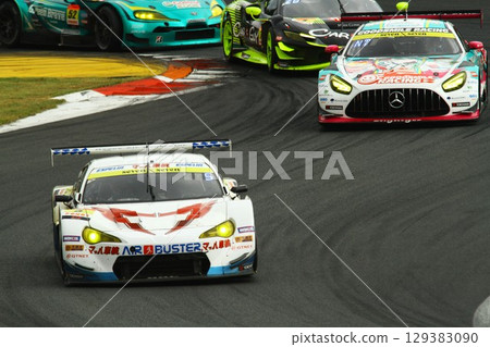 Super GT racing car 129383090