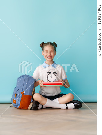 girl is ready to back to school girl is ready to back to school 129384902