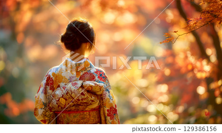 秋葉和穿著和服的女人 秋葉和穿著和服的女人 129386156