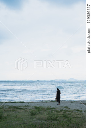 夏日琵琶湖畔的人們 129386837