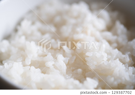 碗中盛裝的米飯圖片(庫存照片) 碗中盛裝的米飯圖片(庫存照片) 129387702