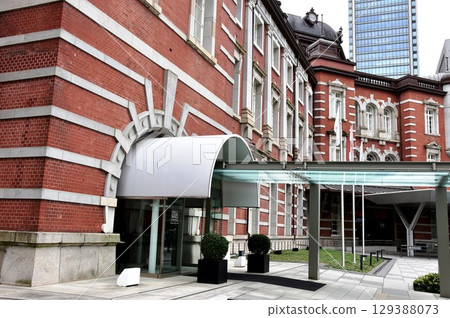 東京站丸之內南口附近的東京車站飯店入口(東京站丸之內口站房) 東京站丸之內南口附近的東京車站飯店入口(東京站丸之內口站房) 129388073