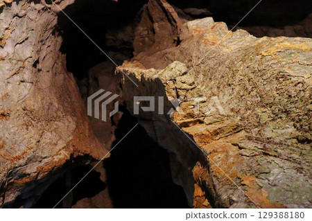 Kanba Oni no Ana, Kanba Falls Natural Park, Maniwa City, Okayama Prefecture 129388180