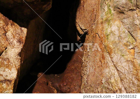 Kanba Oni no Ana, Kanba Falls Natural Park, Maniwa City, Okayama Prefecture 129388182