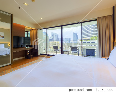 Hotel room with balcony overlooking the center of Bangkok, Thailand / Bangkok, Thailand 129390000
