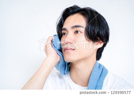 Male portrait 129390577