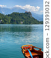 漂浮在阿爾卑斯山之眼的船隻 129393032