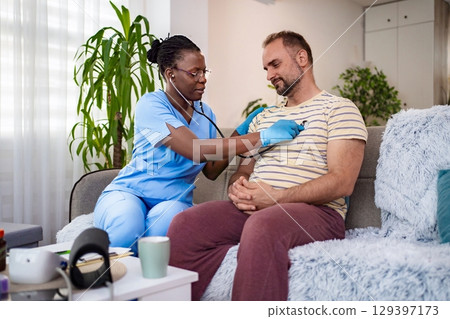 Home healthcare visit offers patient comfort 129397173
