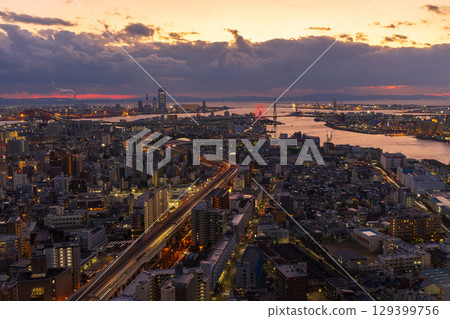 大阪夜景：從大阪灣塔眺望大阪灣 129399756