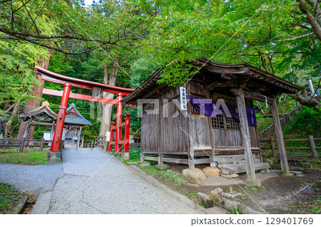 Itsukushima Shrine in early autumn, Aizuwakamatsu City, Fukushima Prefecture Itsukushima Shrine in early autumn, Aizuwakamatsu City, Fukushima Prefecture 129401769
