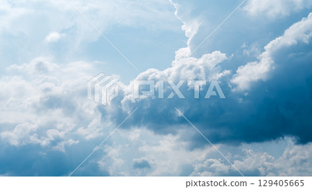 仲夏藍天出現積雨雲 129405665