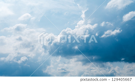 仲夏藍天出現積雨雲 仲夏藍天出現積雨雲 129405667