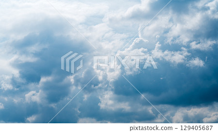 仲夏藍天出現積雨雲 129405687