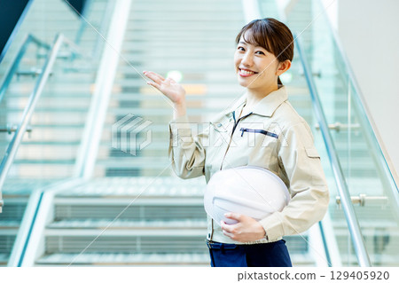 Worker's lady 129405920