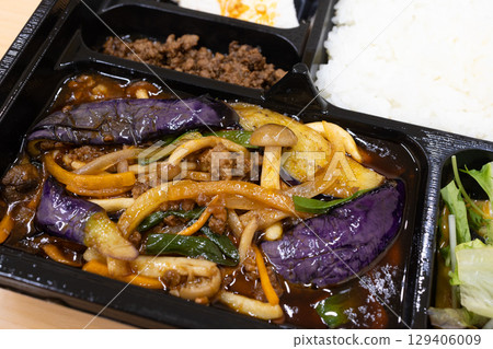 Delicious spicy stir-fried eggplant and minced meat Chinese lunch box Delicious spicy stir-fried eggplant and minced meat Chinese lunch box 129406009