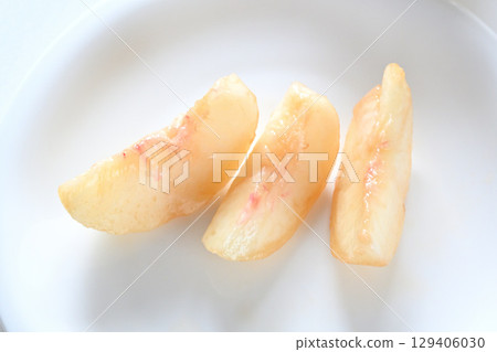 岡山縣產的白桃，香甜可口 129406030