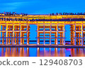 The large roof ring shines in seven colors 129408703
