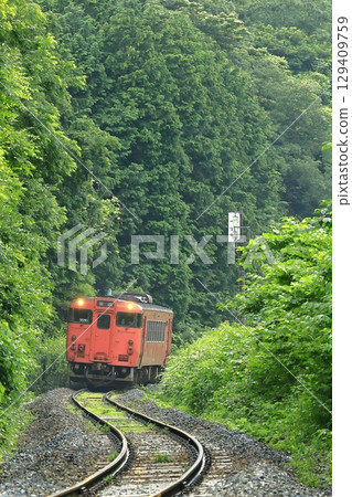 Yamaguchi Line in Summer Yamaguchi Line in Summer 129409759