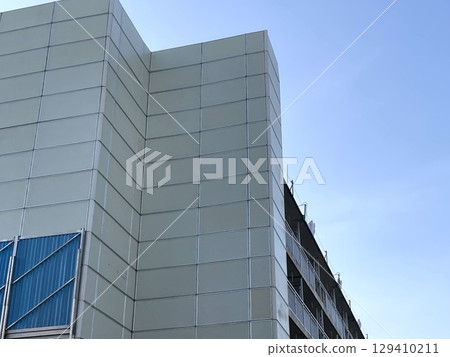 Shatterproof and soundproof panels for demolition work on housing complexes 129410211