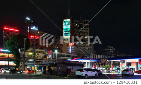 活力菲律賓 - 繁華的馬尼拉（馬卡蒂）夜景 - 城市景觀（2025 年 5 月） 129410331