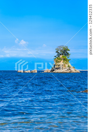 Toyama Bay - Amaharashi Coast in summer 129412335
