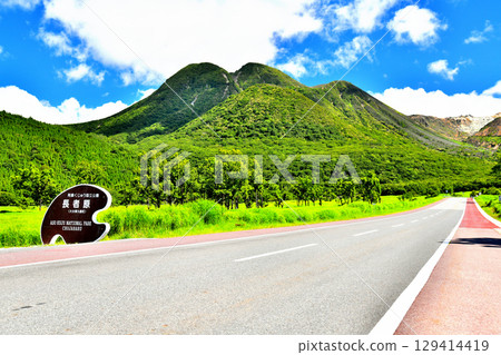 Around Chojabaru / View of Mt. Sashiyama to Mt. Mimata (Kokonoe Town, Oita Prefecture) [July 2025] 129414419