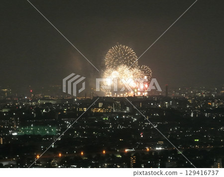 (Nerima, Tokyo) Itabashi and Toda fireworks light up the summer night sky (Nerima, Tokyo) Itabashi and Toda fireworks light up the summer night sky 129416737