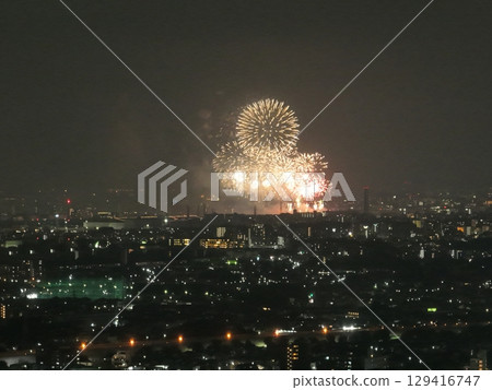 (Nerima, Tokyo) Itabashi and Toda fireworks light up the summer night sky (Nerima, Tokyo) Itabashi and Toda fireworks light up the summer night sky 129416747