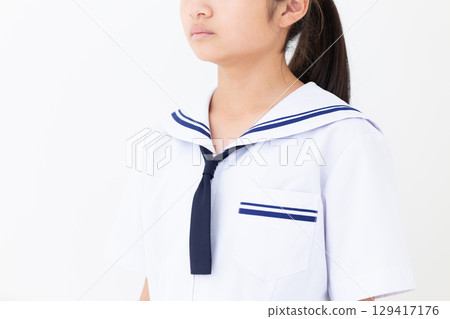 國中女生夏季校服 129417176