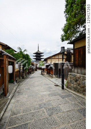 Tower of Yasaka Hokan-ji Temple Tower of Yasaka Hokan-ji Temple 129417263