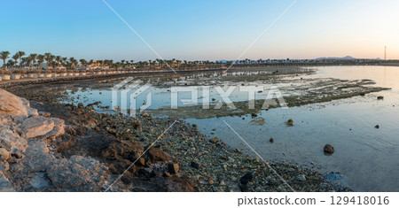 Shallow Bay at Marsa Alam Resort with Mountains Shallow Bay at Marsa Alam Resort with Mountains 129418016