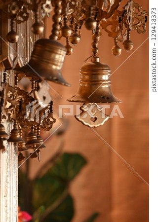 美麗的金飾 129418373