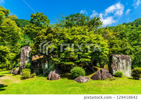薙馬溪水壩紀念公園、桂石園的新綠[大分縣中津市薙馬溪] 129418642
