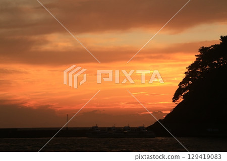 仁科港外的夕陽美景 仁科港外的夕陽美景 129419083