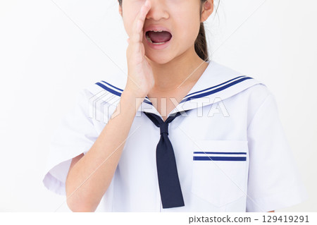 國中女生穿著夏季校服歡呼 129419291