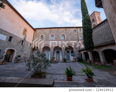 View of the cloister of the Church of San Francesco 129419912