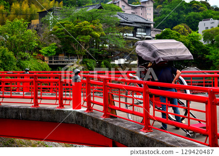 Chubu region, Izu Shuzenji, tourist image, rickshaw parked at Kokei Bridge (Akogare Bridge), Shuzenji, Izu City, Shizuoka Prefecture (4) 129420487
