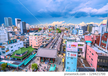 日本東京城市景觀:突如其來的雷雨來襲…彷彿置身異國他鄉…淺草寺擠滿了外國遊客=8月8日 日本東京城市景觀:突如其來的雷雨來襲…彷彿置身異國他鄉…淺草寺擠滿了外國遊客=8月8日 129421700