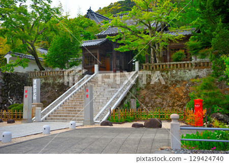 Chubu region, Izu Shuzenji Onsen, nostalgic scenery, entrance to Shuzenji Temple, Shuzenji, Izu City, Shizuoka Prefecture (4) Chubu region, Izu Shuzenji Onsen, nostalgic scenery, entrance to Shuzenji Temple, Shuzenji, Izu City, Shizuoka Prefecture (4) 129424740