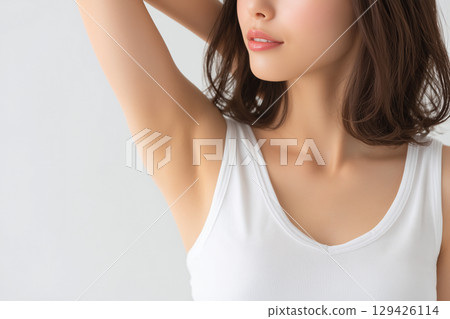 A woman showing her side 129426114