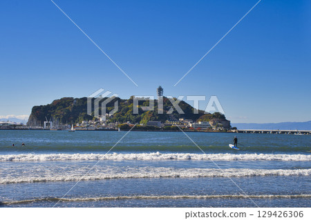 [Fujisawa City] Enoshima as seen from Katase Beach 129426306
