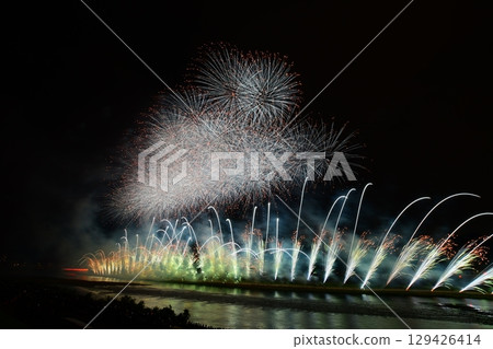 Ultra Wide Music Star Mine Gifu Nagaragawa Fireworks Festival Ultra Wide Music Star Mine Gifu Nagaragawa Fireworks Festival 129426414
