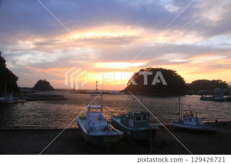 仁科港外的夕陽美景 129426721