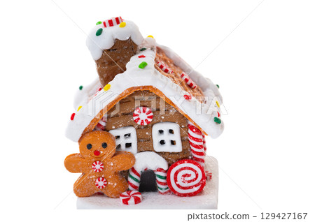 christmas gingerbread house isolated 129427167