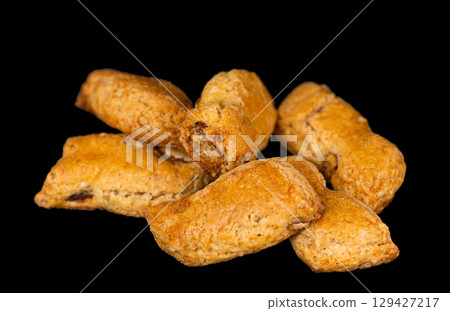 spanish cookies with nuts 129427217