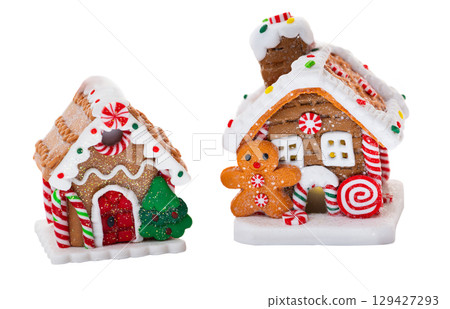 christmas gingerbread house isolated christmas gingerbread house isolated 129427293