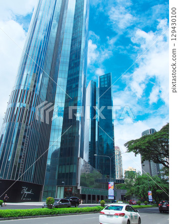 活力菲律賓 - 馬尼拉馬卡蒂市中心 - 城市景觀（2025 年 6 月） 129430100