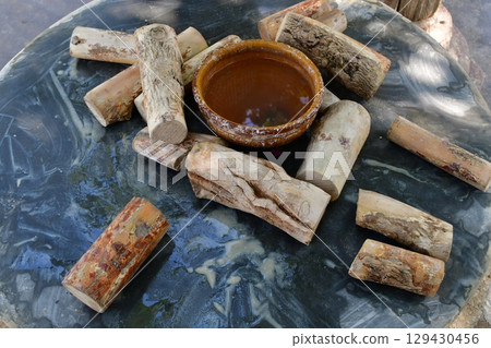 Thanaka tree, a sunscreen material, Mandalay, Myanmar 129430456