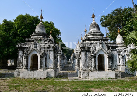 緬甸曼德勒固都陶佛塔,729座小佛塔 緬甸曼德勒固都陶佛塔,729座小佛塔 129430472